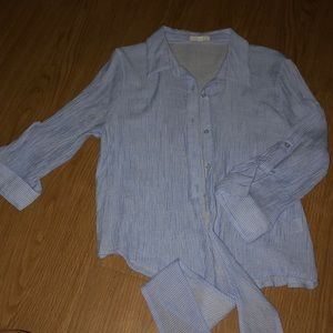 Button down, front tie seersucker blue & white